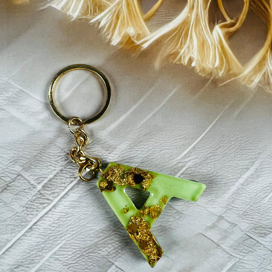 Premium Letter “A” Keychain – Elegant Personalized Accessory Resin art.