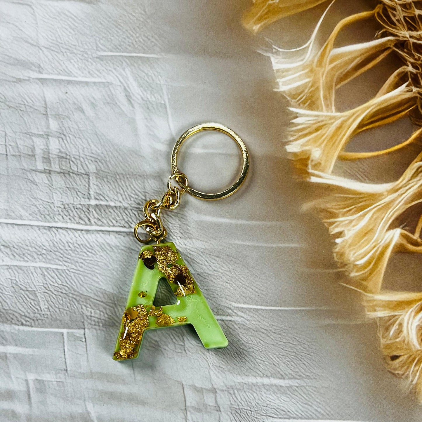 Premium Letter “A” Keychain – Elegant Personalized Accessory Resin art.