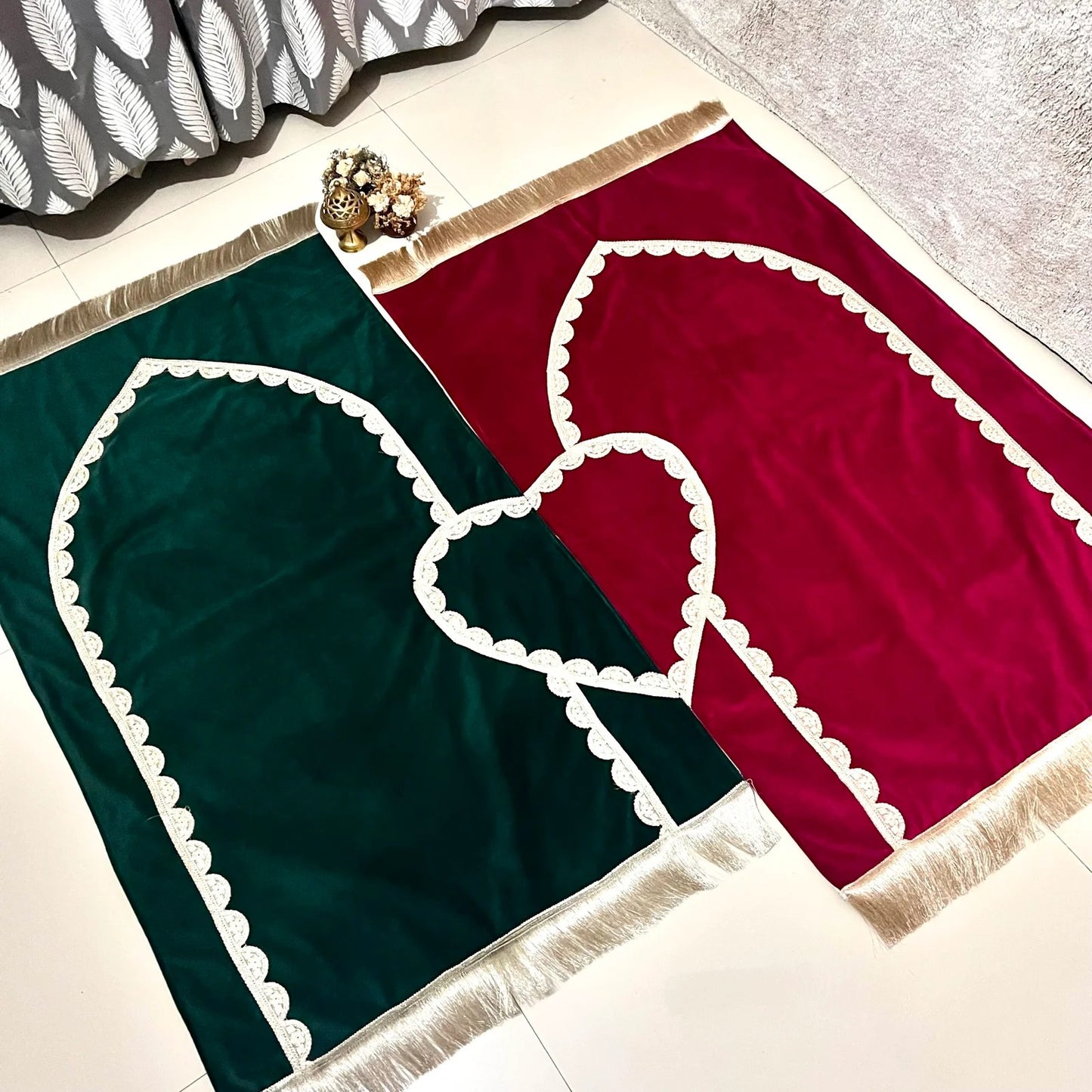 Nikah Gift Couple Prayer Rug Set – Premium Velvet Rugs with Elegant Detailing
