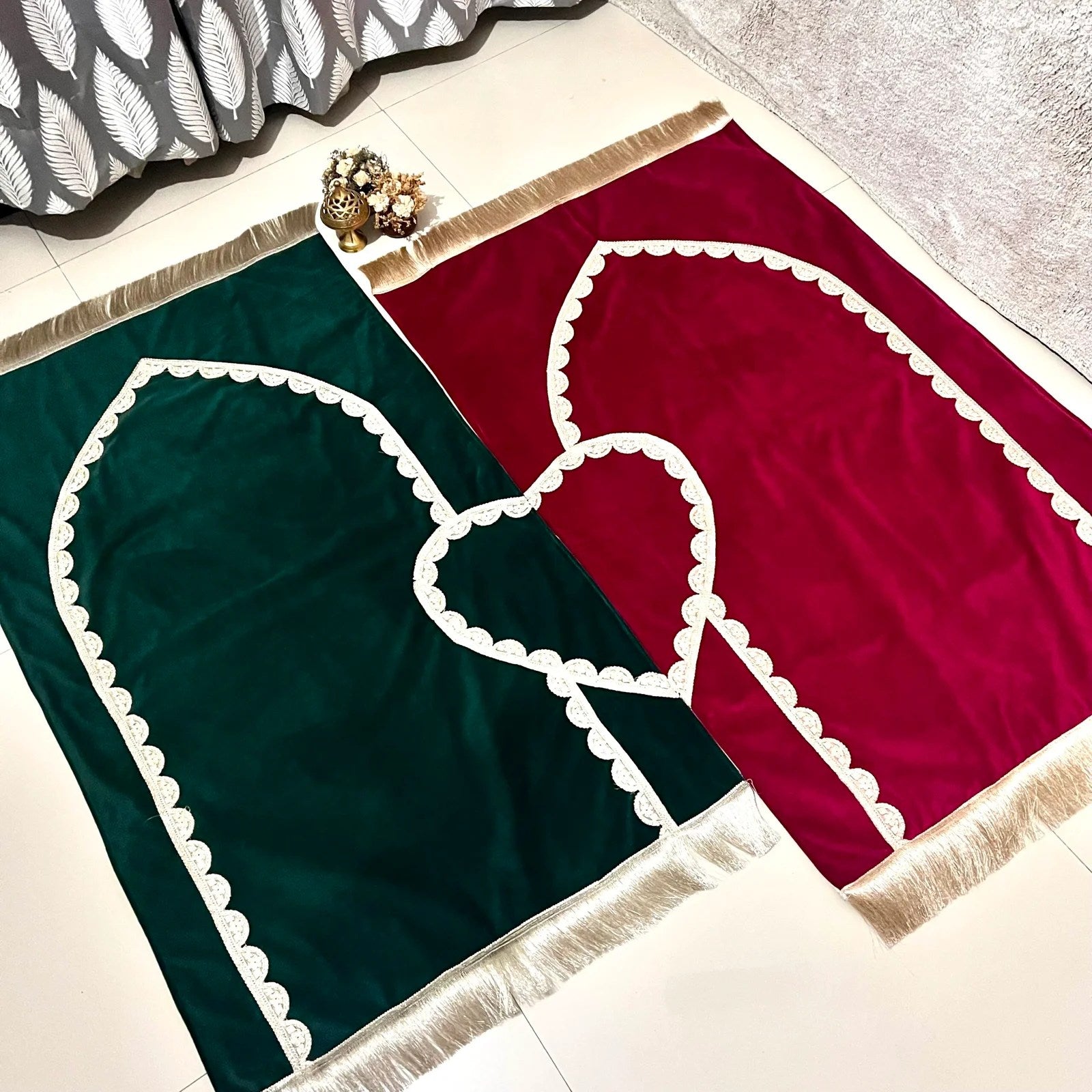 Nikah Gift Couple Prayer Rug Set – Premium Velvet Rugs with Elegant Detailing