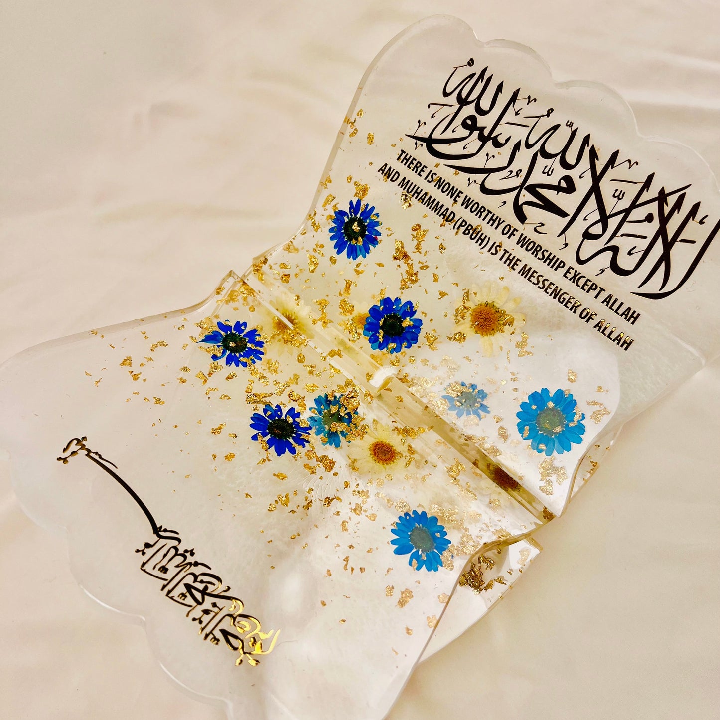 Premium Resin Art Quran Stand (Rehal)|Dried Flowers & Gold Flakes - Islamic Gift | Quran Holder with Pressed Flowers
