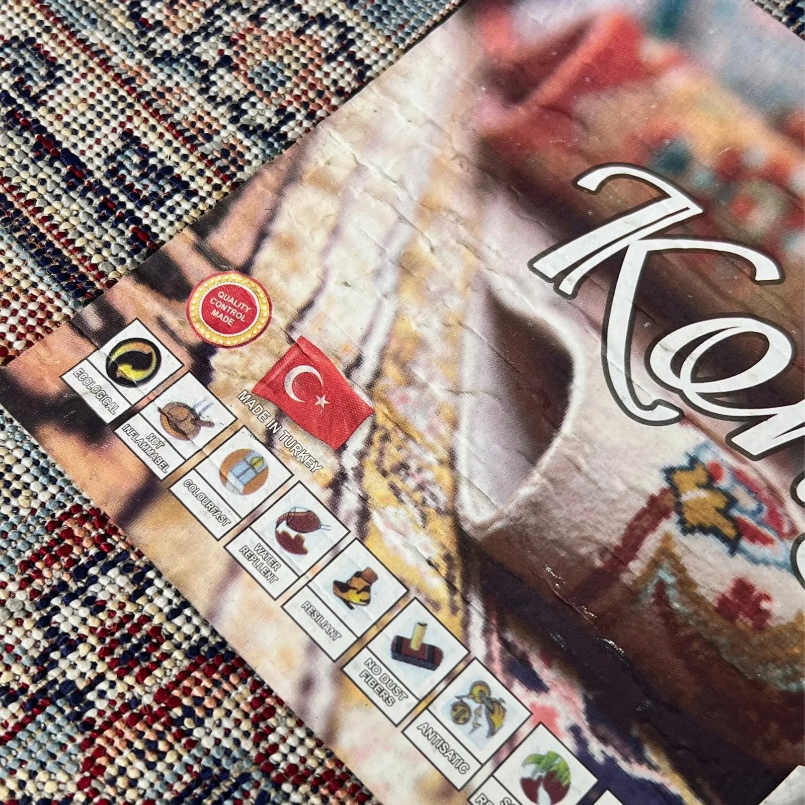 Turkish luxury velvet prayer rug designed for Ramadan and daily salah.