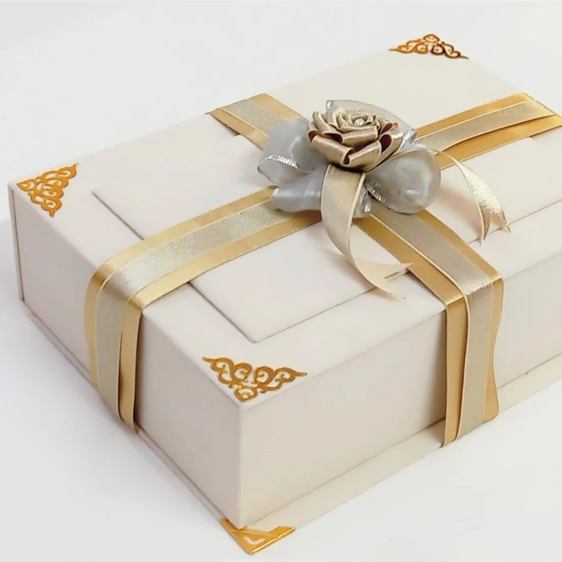 Premium Velvet Quran Gift Set | Islamic Wedding, Eid & Nikah Hamper with Prayer Mat, Tasbih & Oud Attar